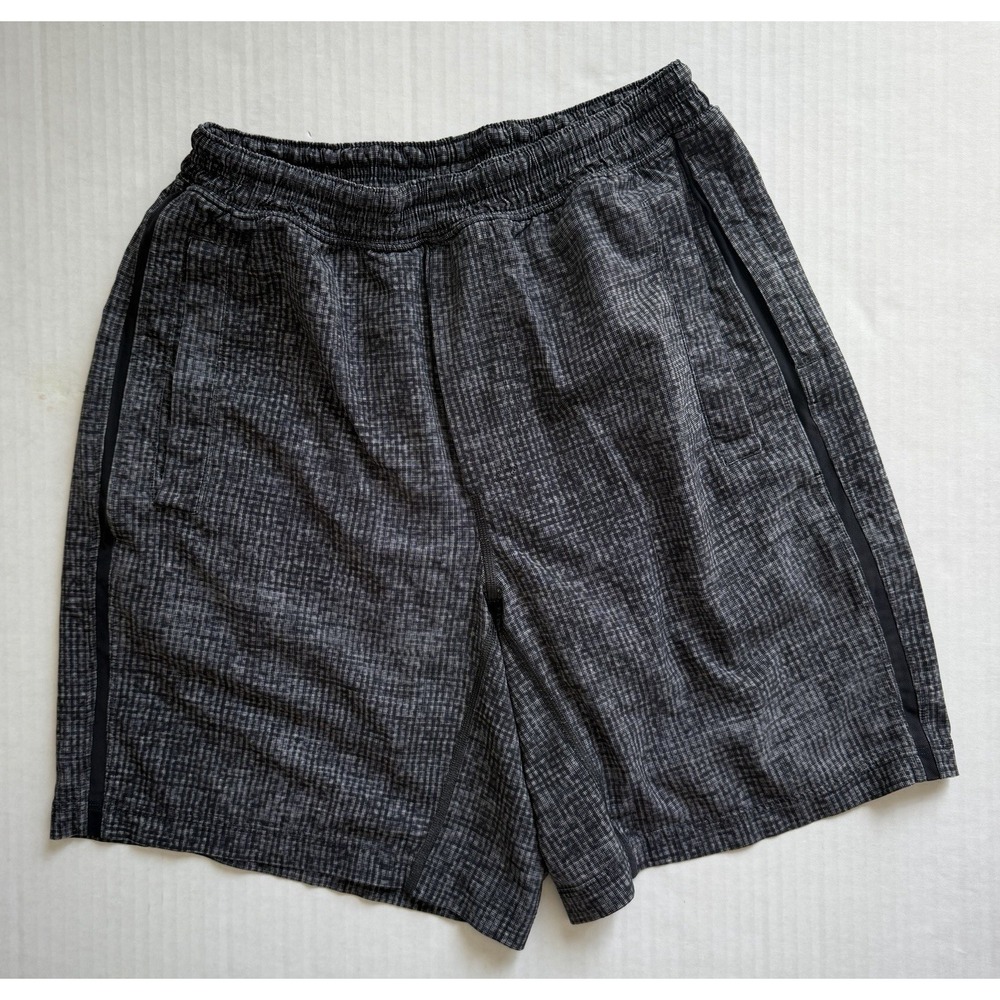 Lululemon Men's Pace Breaker Shorts 7-inch Lined Size Small Black White Print
